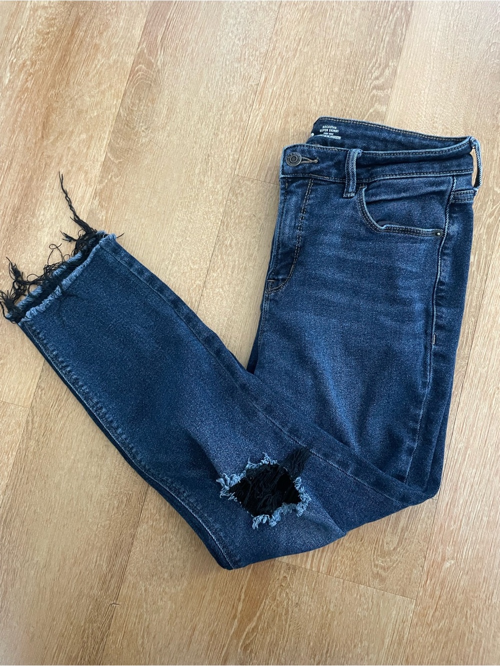 Old Navy Dark Blue Cropped Distressed Jeans